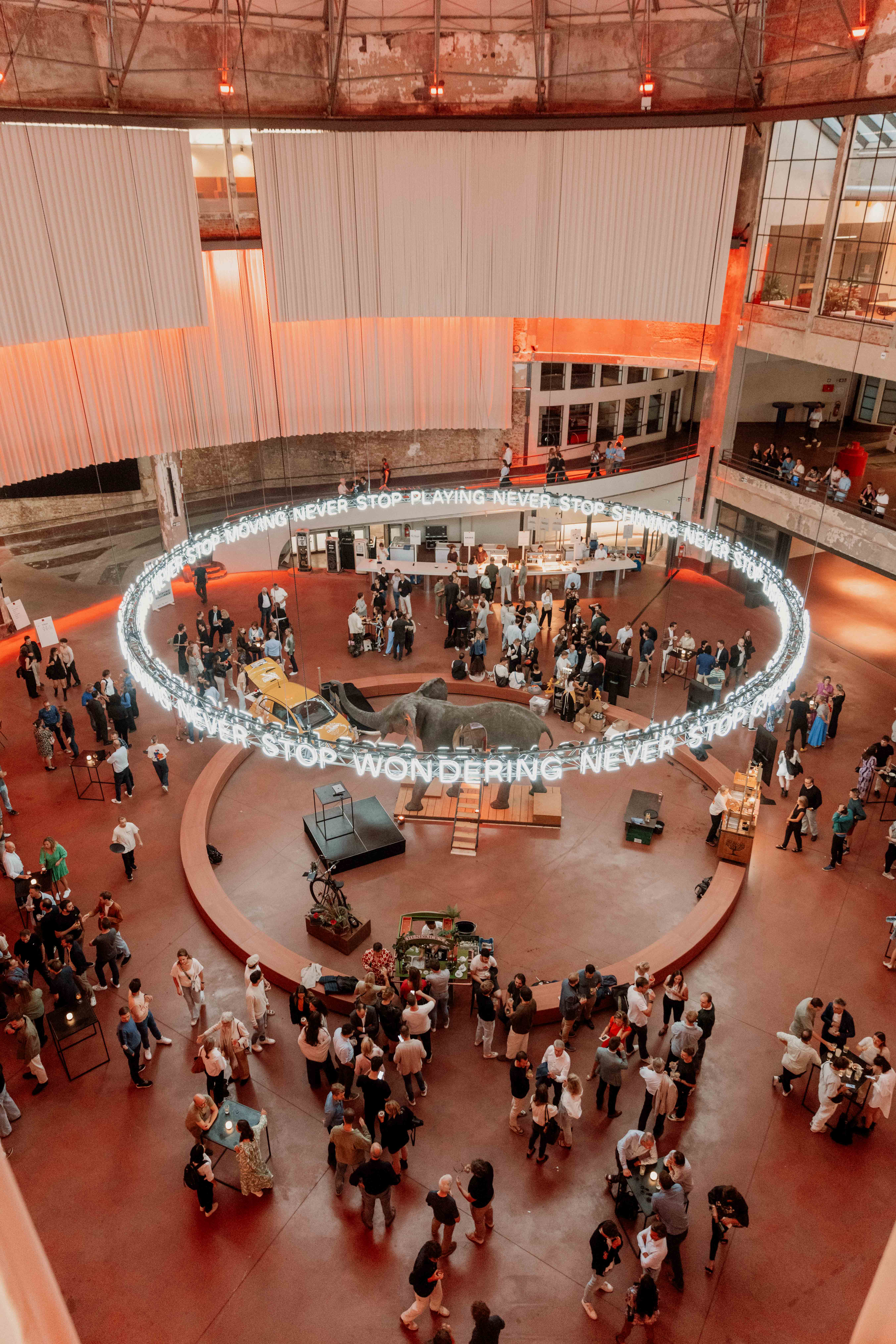 Wintercircus Entrance